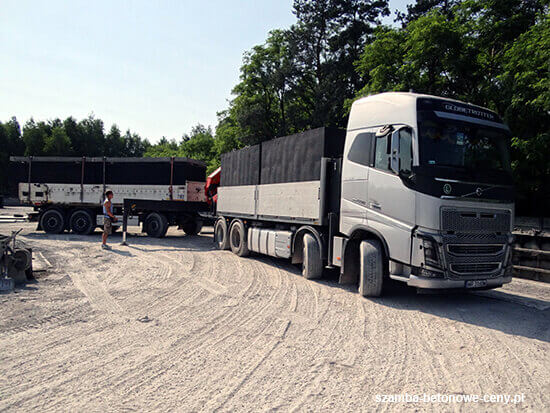 Transport szamba betonowego do Darłowo z wykorzystaniem HDS
